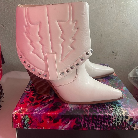 Country Step Cowboy Boots - Picture 6 of 9